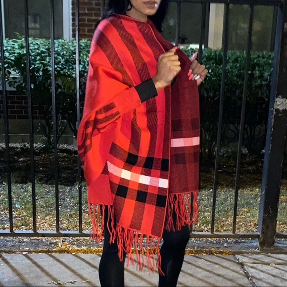 Stylish Red Shawl - Picture 2 of 15